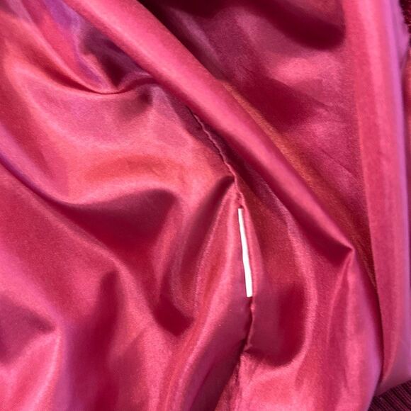 Boohoo red velvet quilted bomber jacket size small - Picture 9 of 11